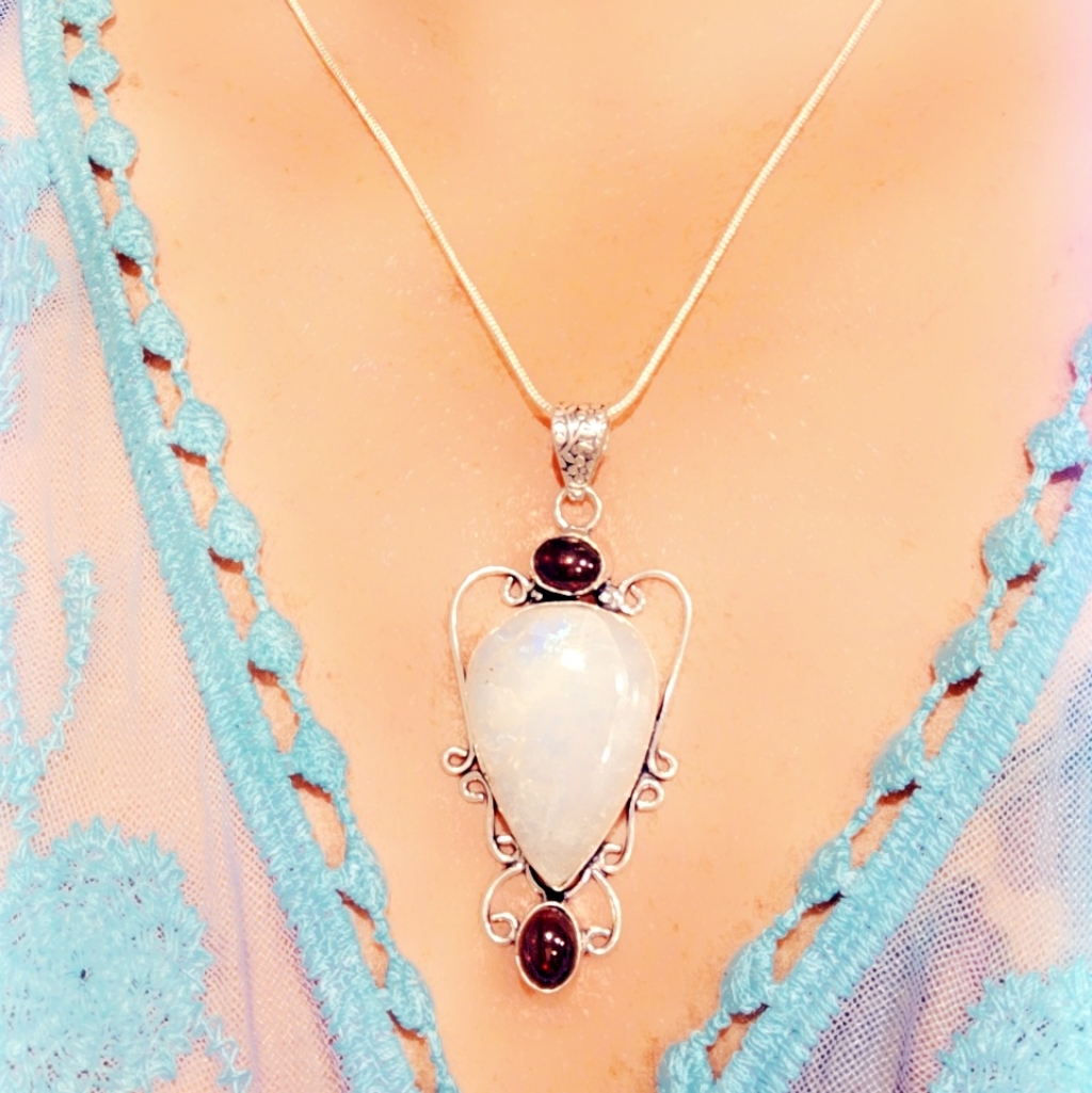 Moonstone Garnet Pendant 38$